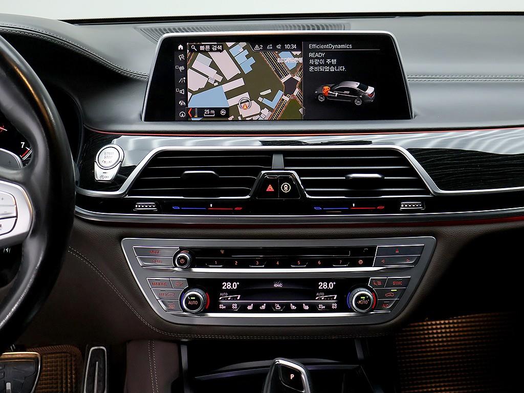 BMW 7-Series — photo 09