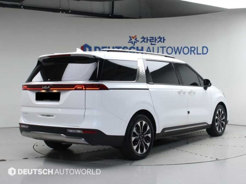 Kia Carnival — photo 02