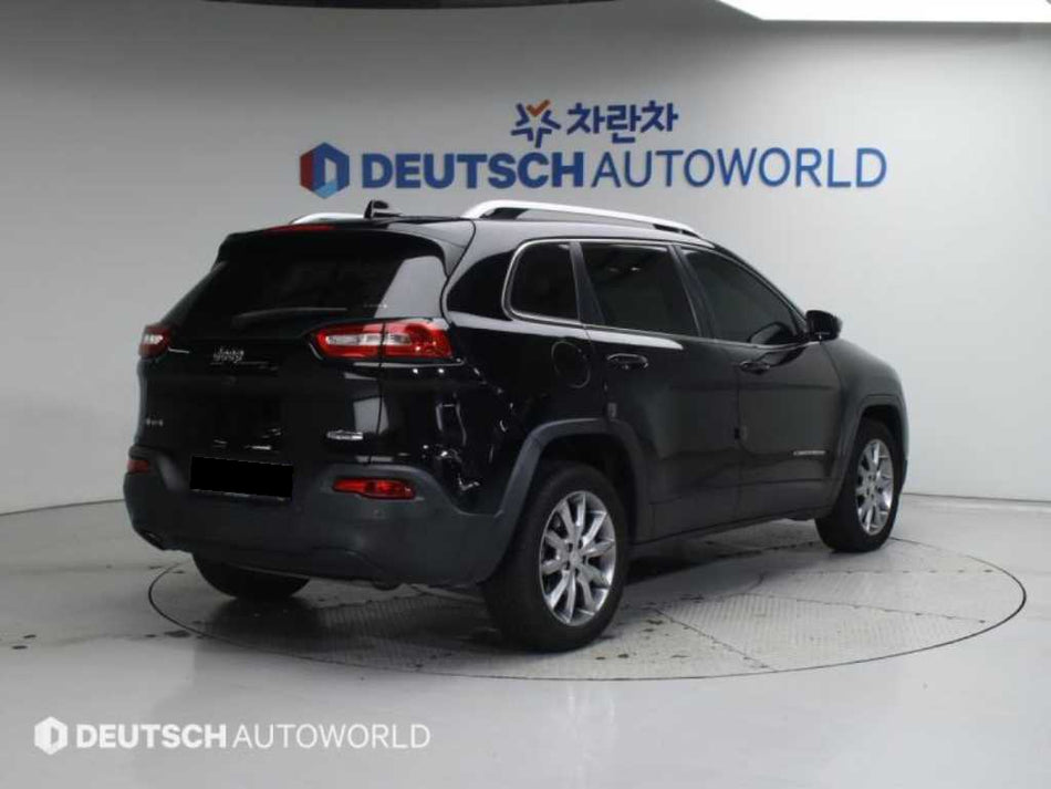 Jeep Cherokee — photo 02