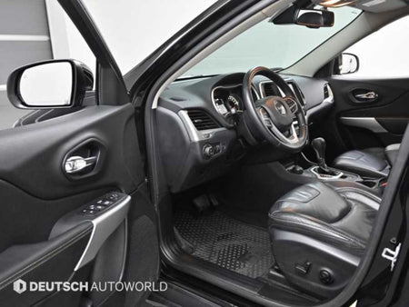 Jeep Cherokee — photo 12
