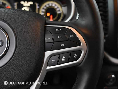 Jeep Cherokee — photo 17