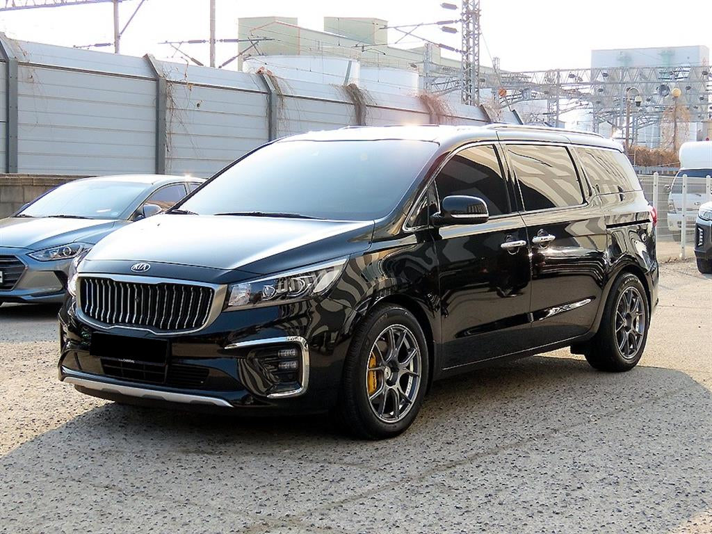 Kia Carnival — photo 02