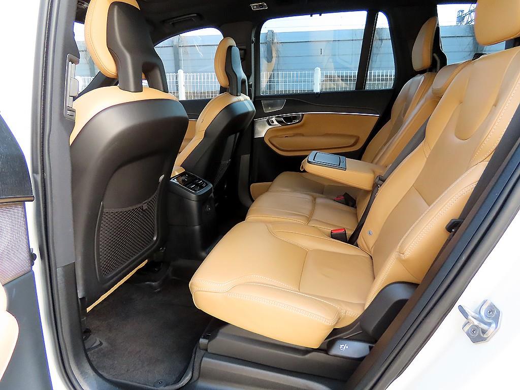 Volvo XC90 — photo 06