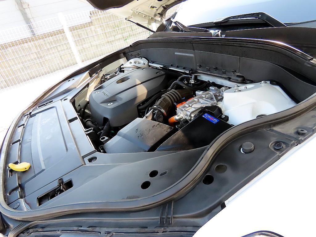 Volvo XC90 — photo 19