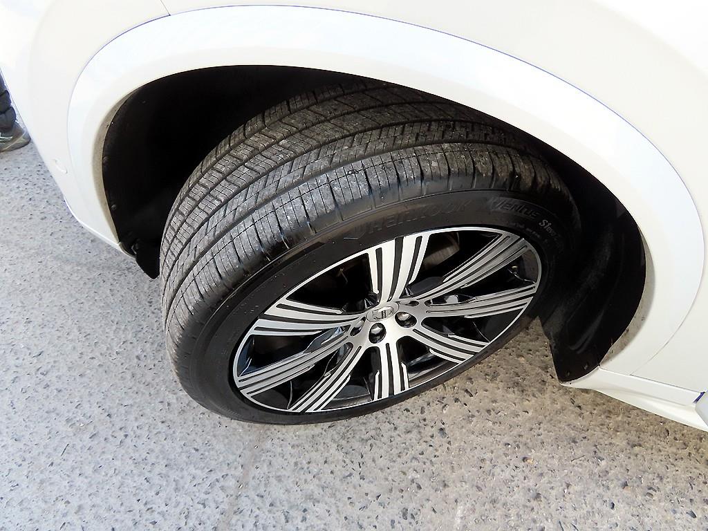 Volvo XC90 — photo 20