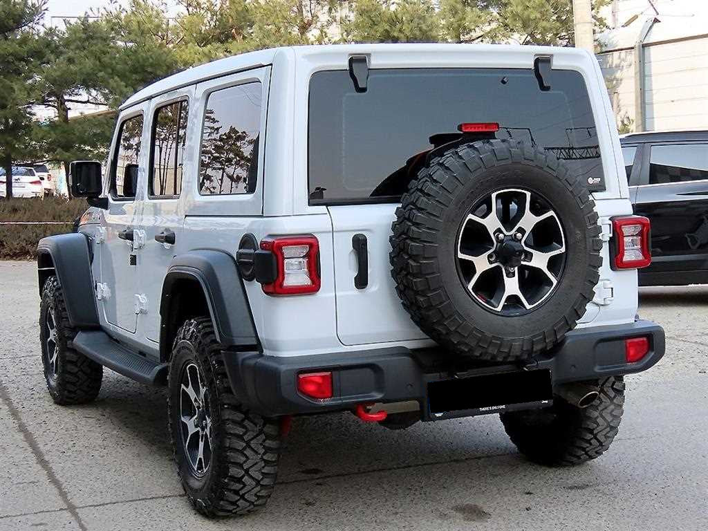 Jeep Wrangler — photo 03
