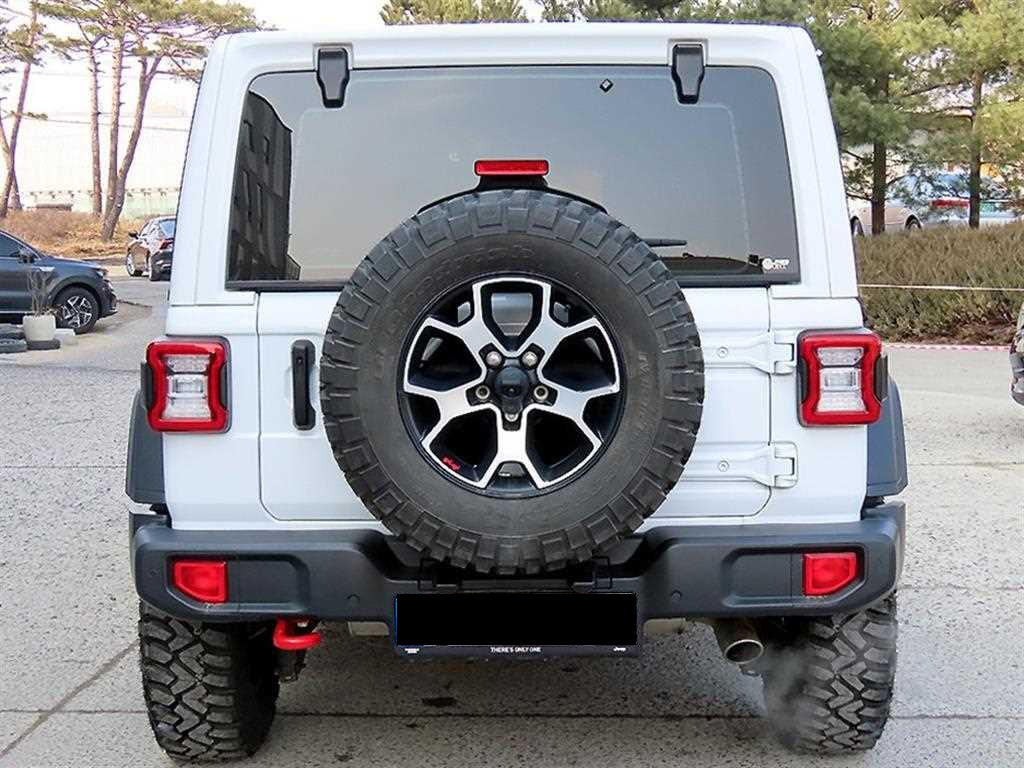 Jeep Wrangler — photo 04