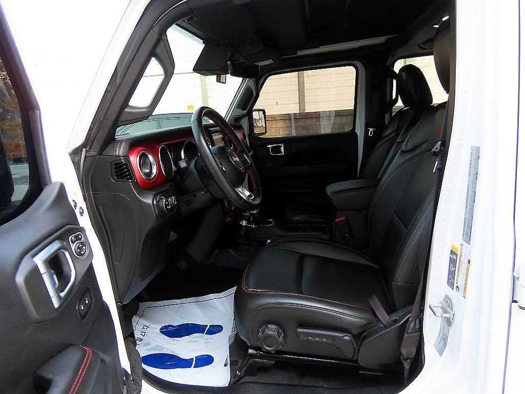 Jeep Wrangler — photo 05