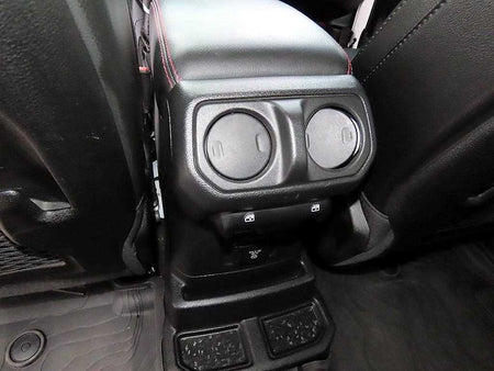 Jeep Wrangler — photo 16