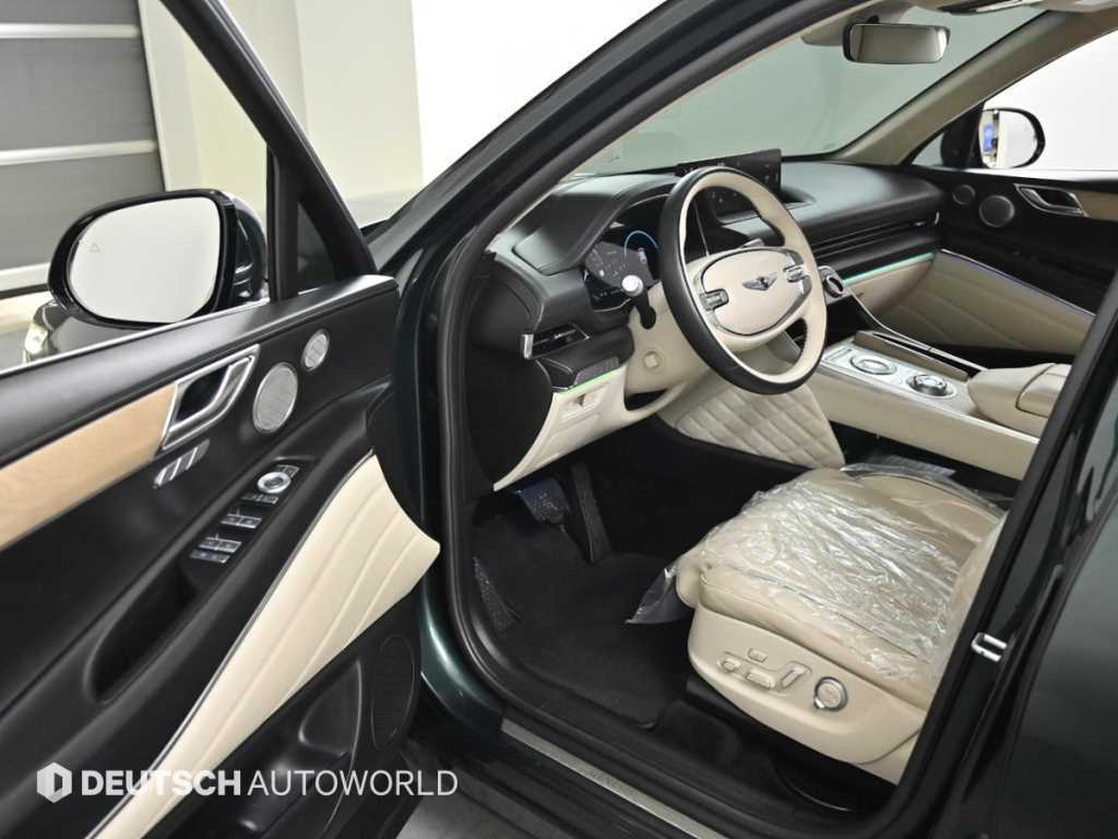 Genesis GV80 — photo 01