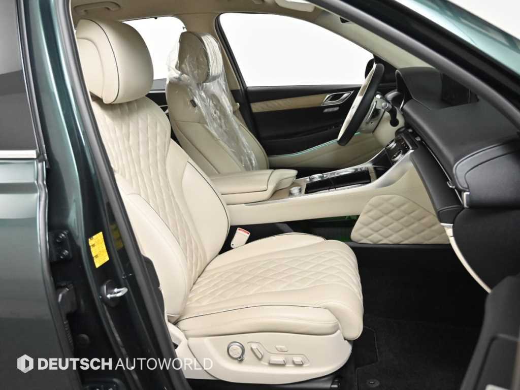 Genesis GV80 — photo 11