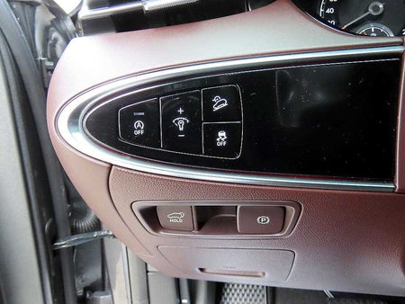 Genesis GV70 — photo 12