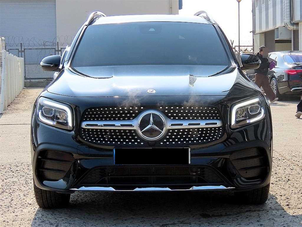 Mercedes-Benz GLB-Class — photo 01