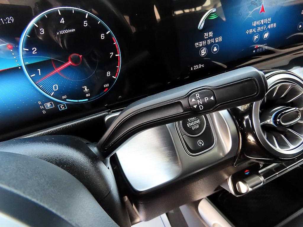 Mercedes-Benz GLB-Class — photo 10