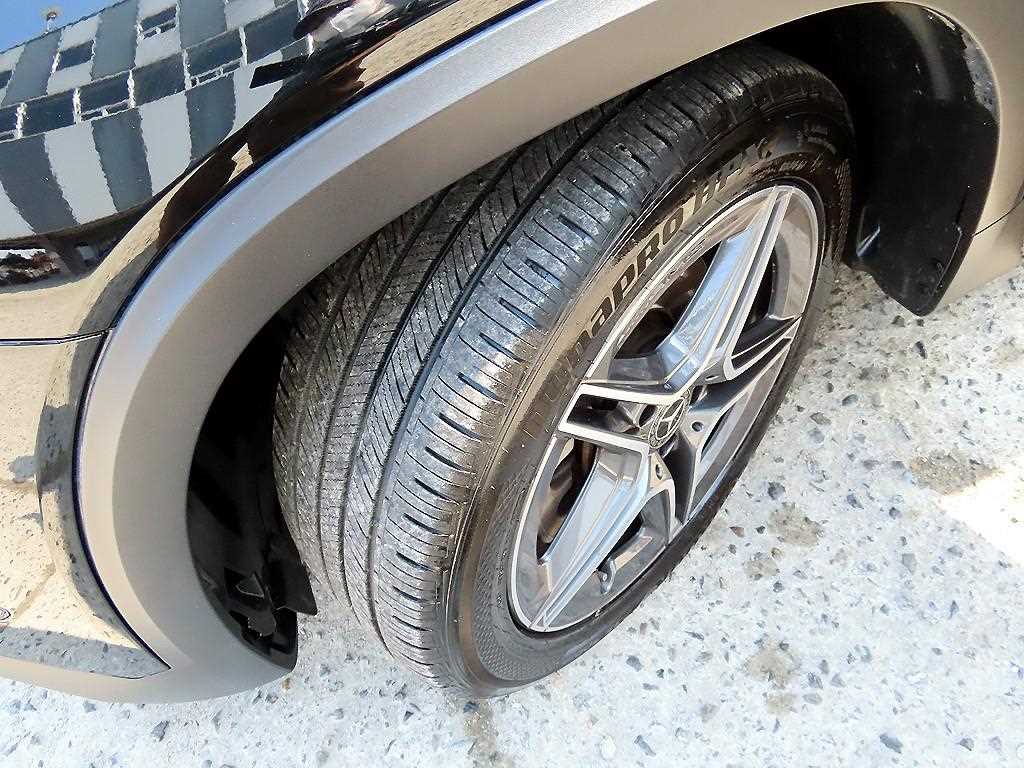 Mercedes-Benz GLB-Class — photo 20