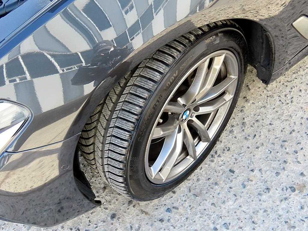 BMW 5-Series — photo 20