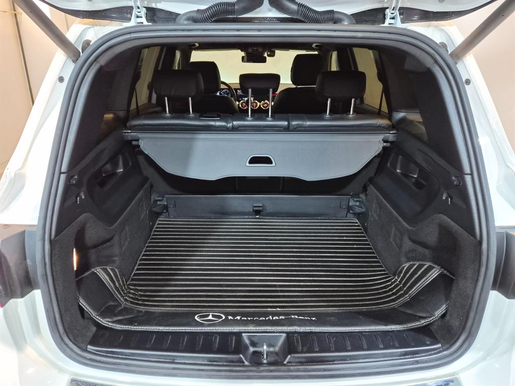 Mercedes-Benz GLB-Class — photo 05