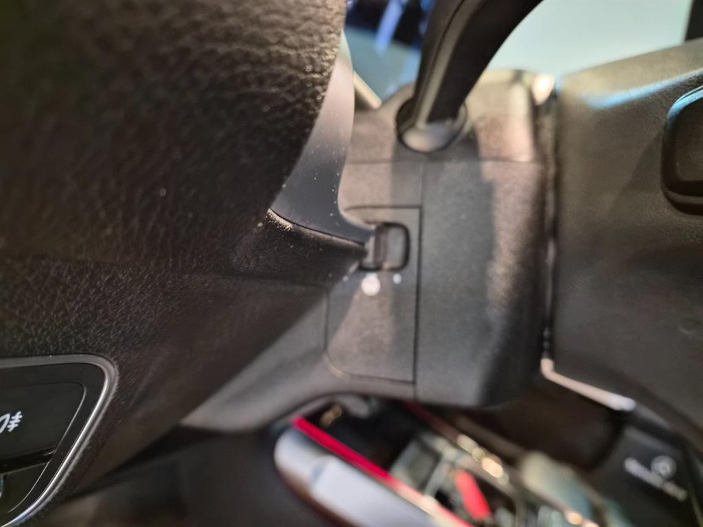 Mercedes-Benz GLB-Class — photo 12