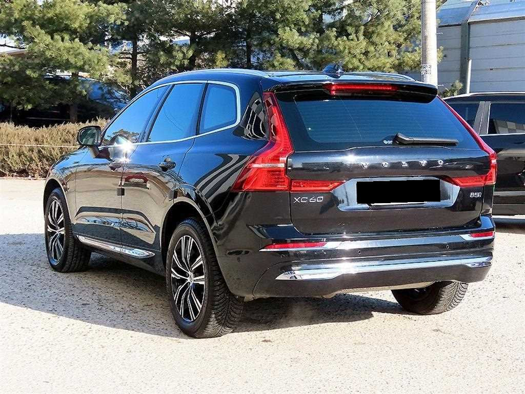 Volvo XC60 — photo 03