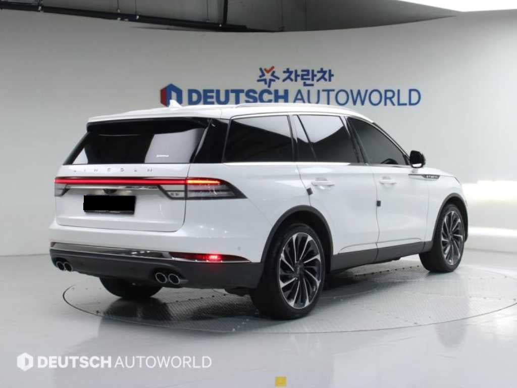 Lincoln Aviator — photo 02