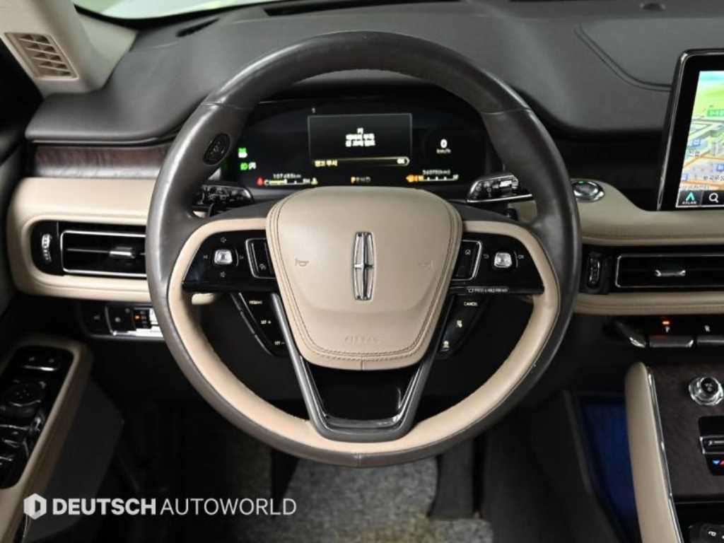 Lincoln Aviator — photo 13