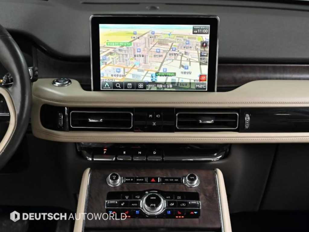 Lincoln Aviator — photo 14