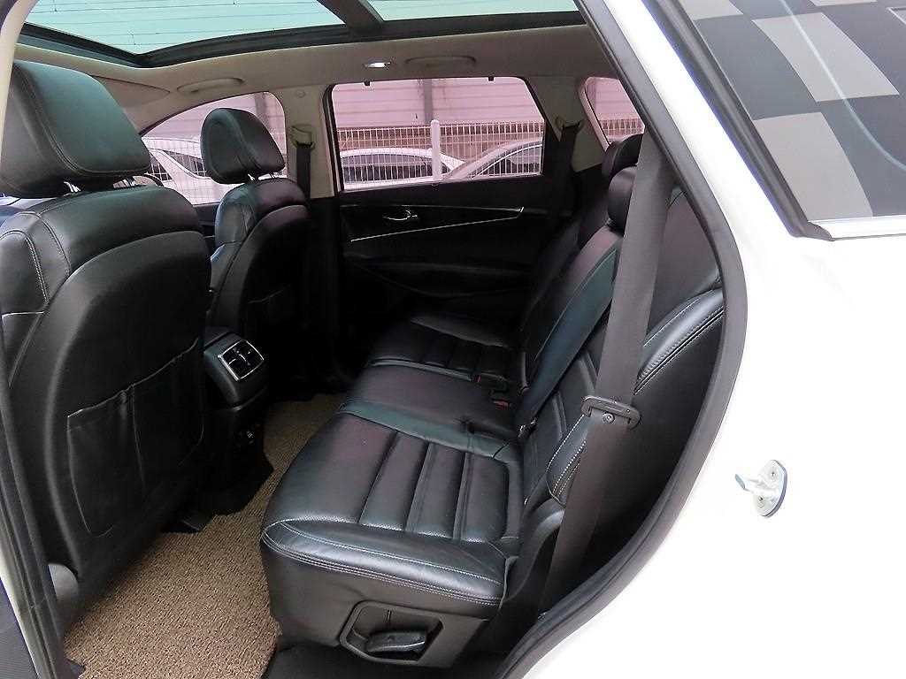 Kia Sorento — photo 06