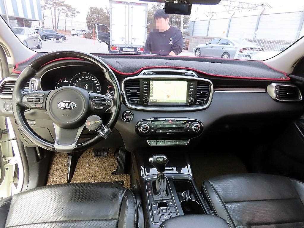 Kia Sorento — photo 07