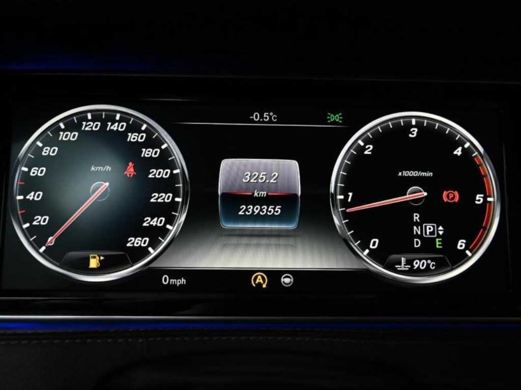 Mercedes-Benz S-Class — photo 08
