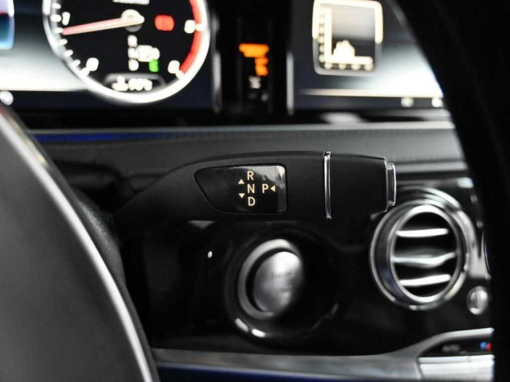 Mercedes-Benz S-Class — photo 09