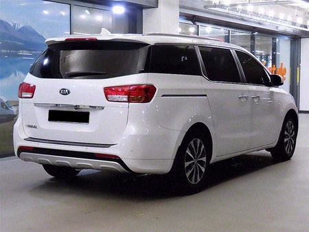 Kia Carnival — photo 04