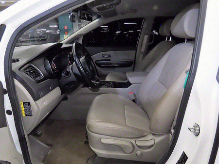 Kia Carnival — photo 06
