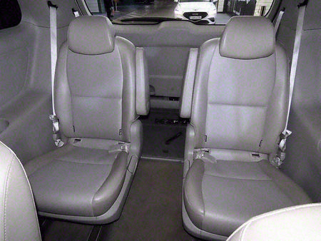 Kia Carnival — photo 08