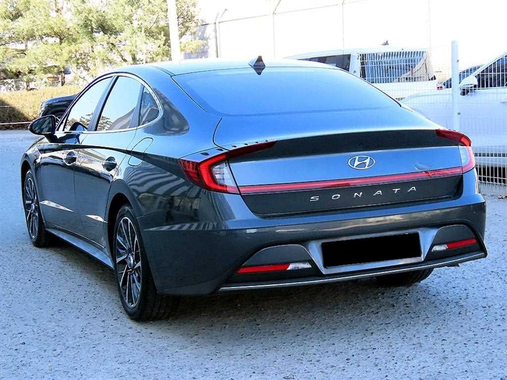 Hyundai Sonata — photo 03