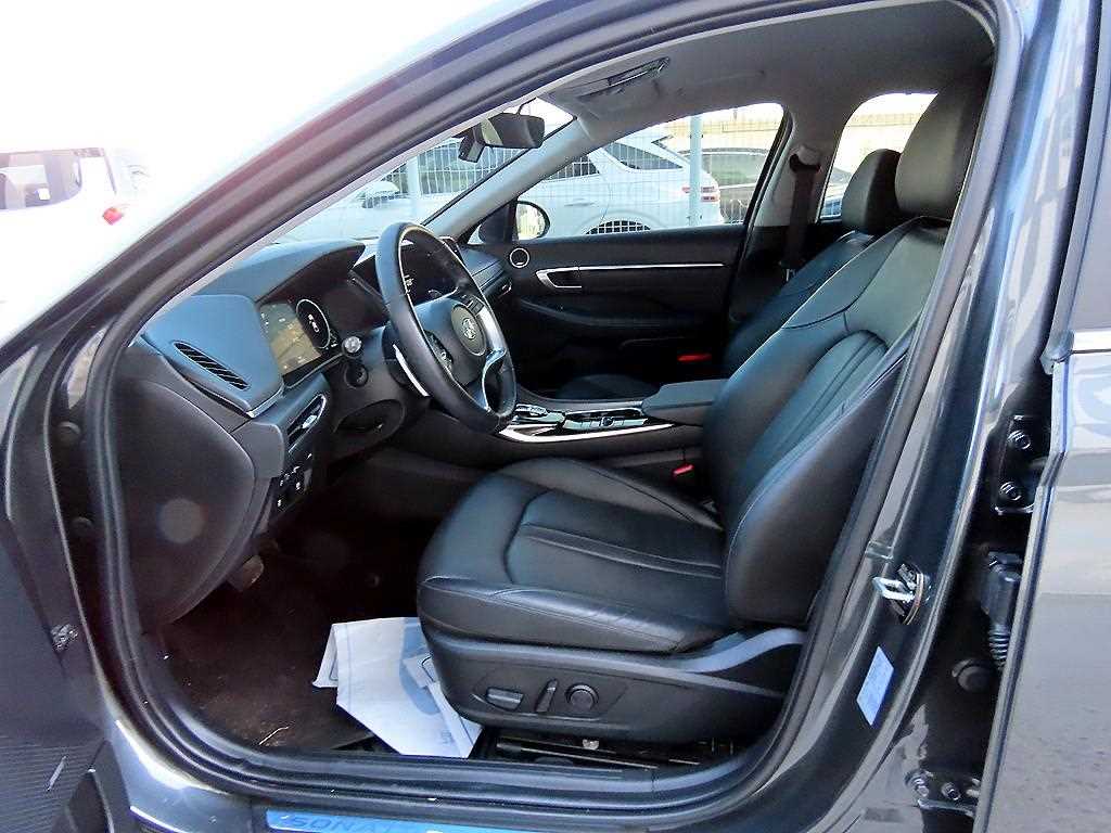Hyundai Sonata — photo 05