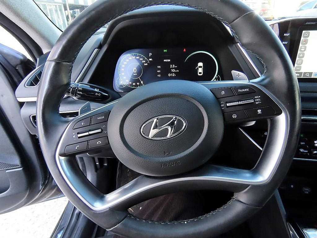 Hyundai Sonata — photo 08