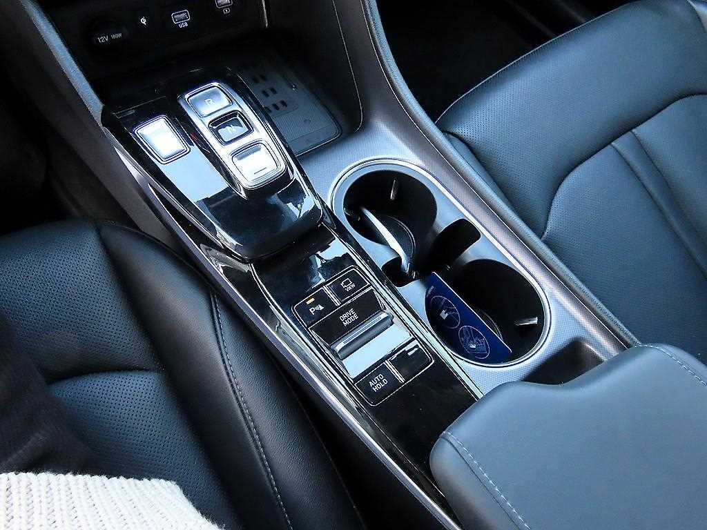 Hyundai Sonata — photo 11