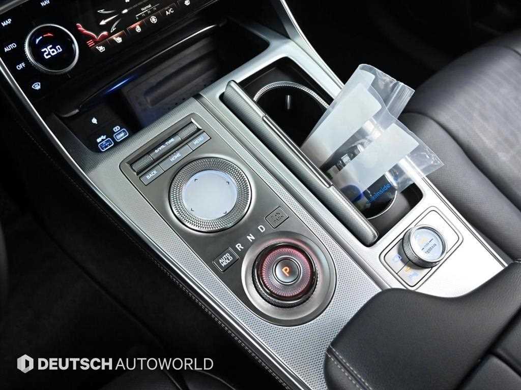 Genesis GV80 — photo 09