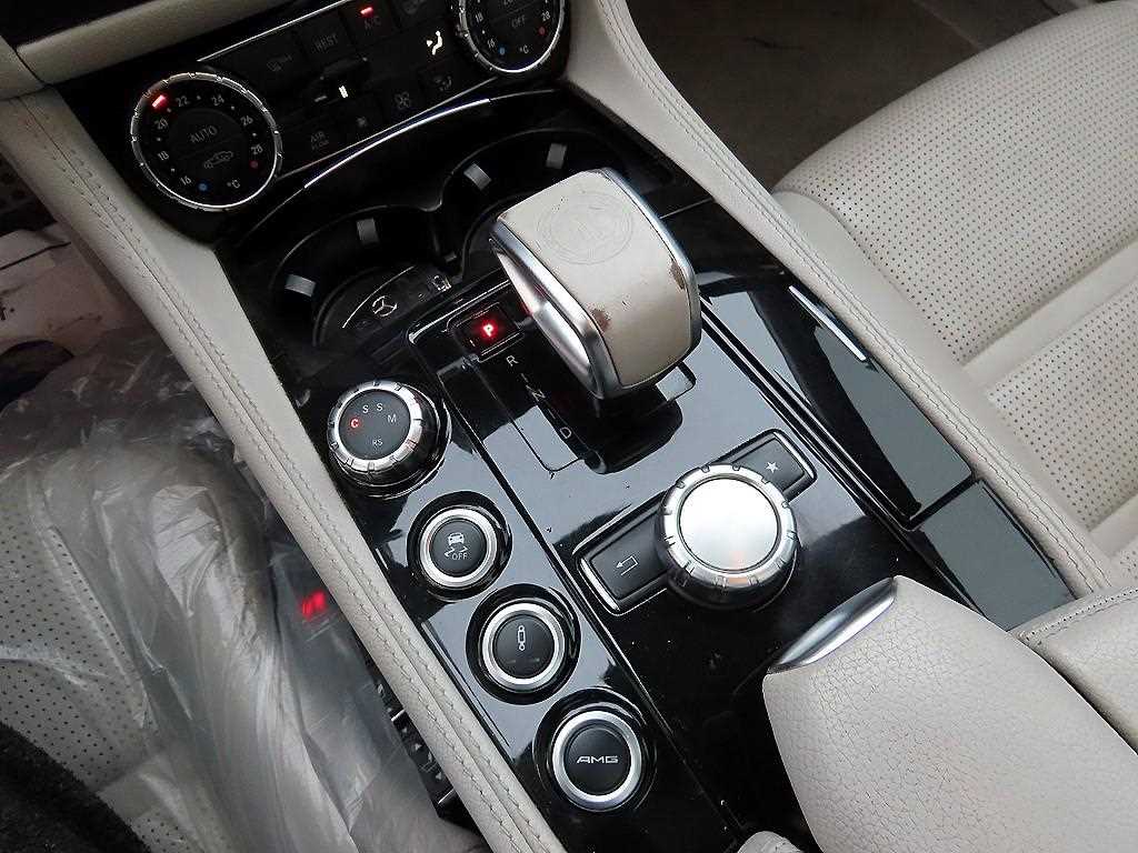 Mercedes-Benz CLS-Class — photo 10