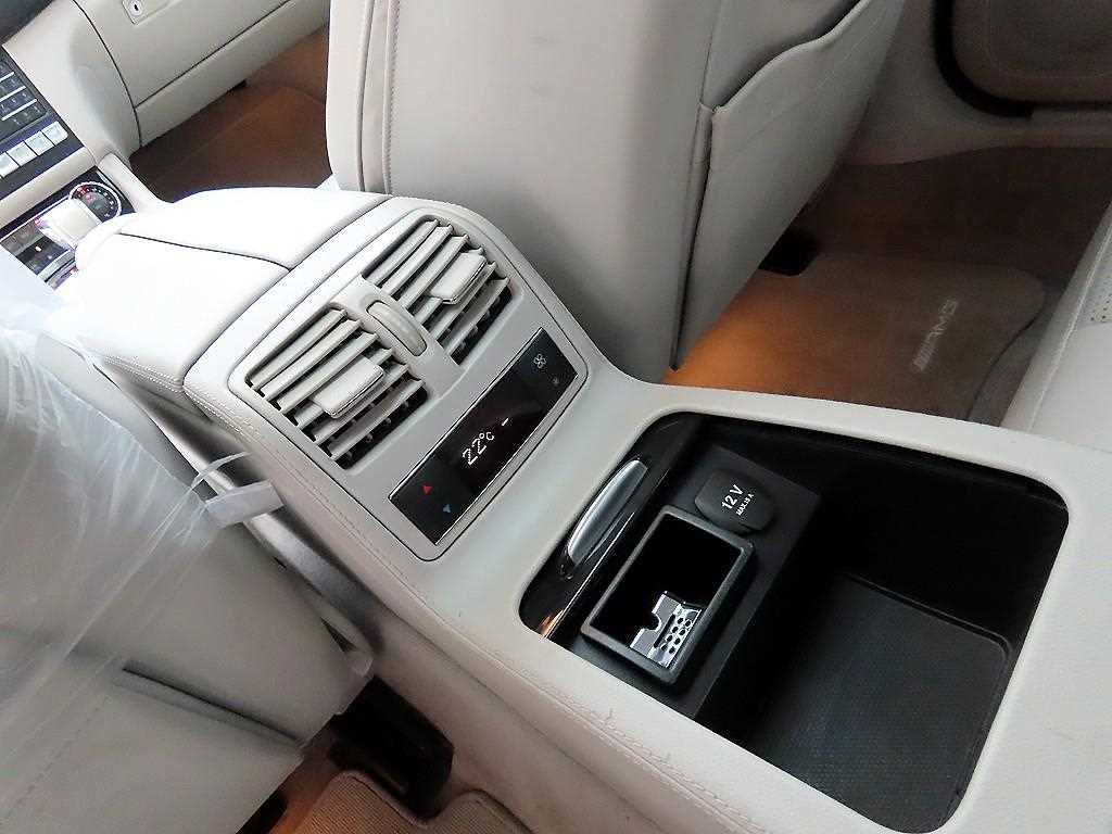 Mercedes-Benz CLS-Class — photo 15