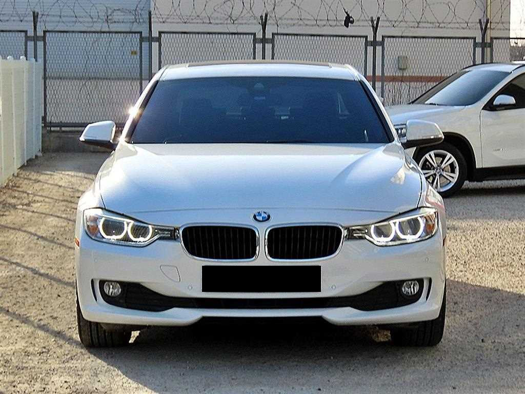 BMW 3-Series — photo 01