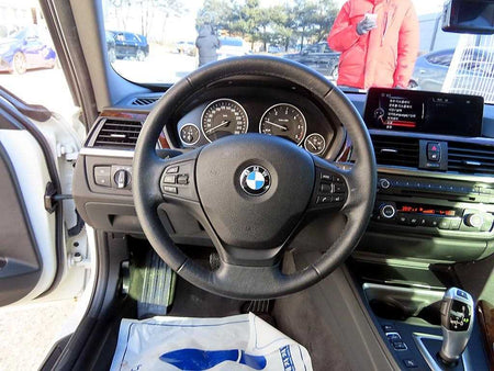BMW 3-Series — photo 08