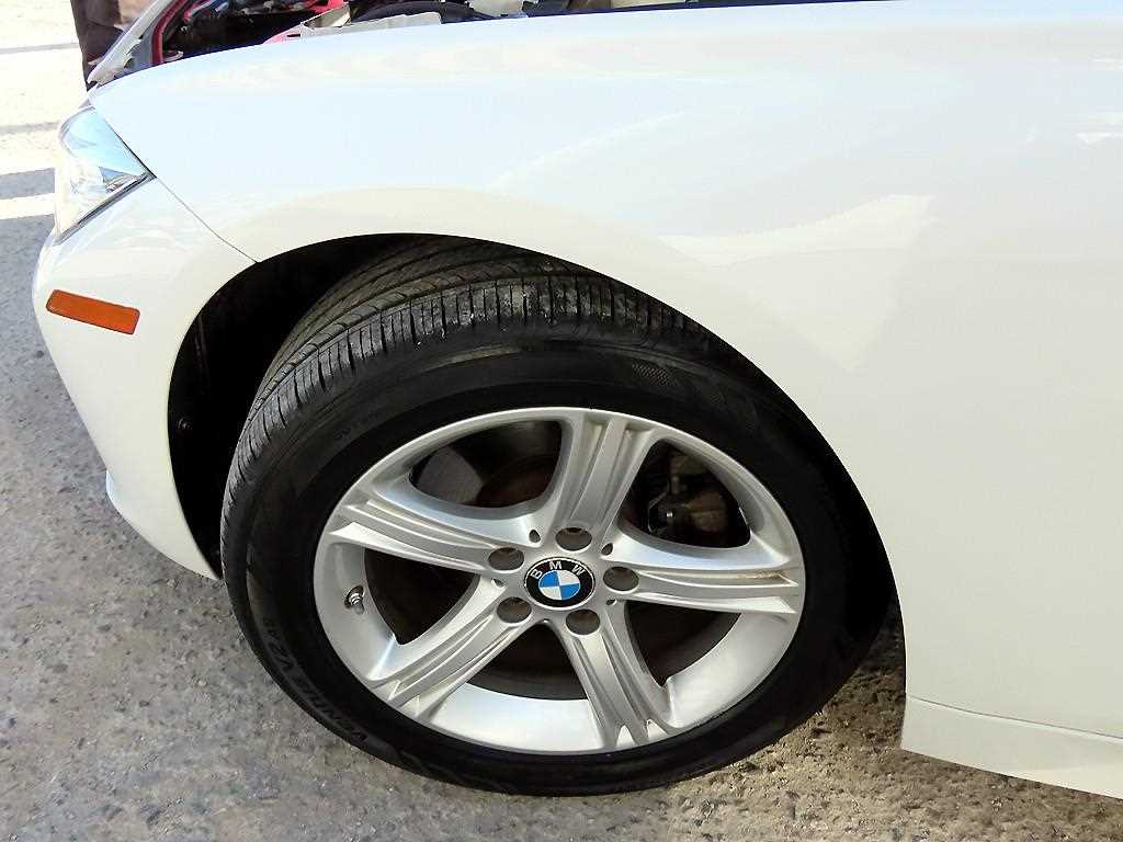 BMW 3-Series — photo 20