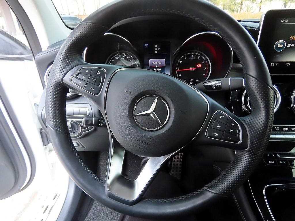 Mercedes-Benz GLC-Class — photo 08