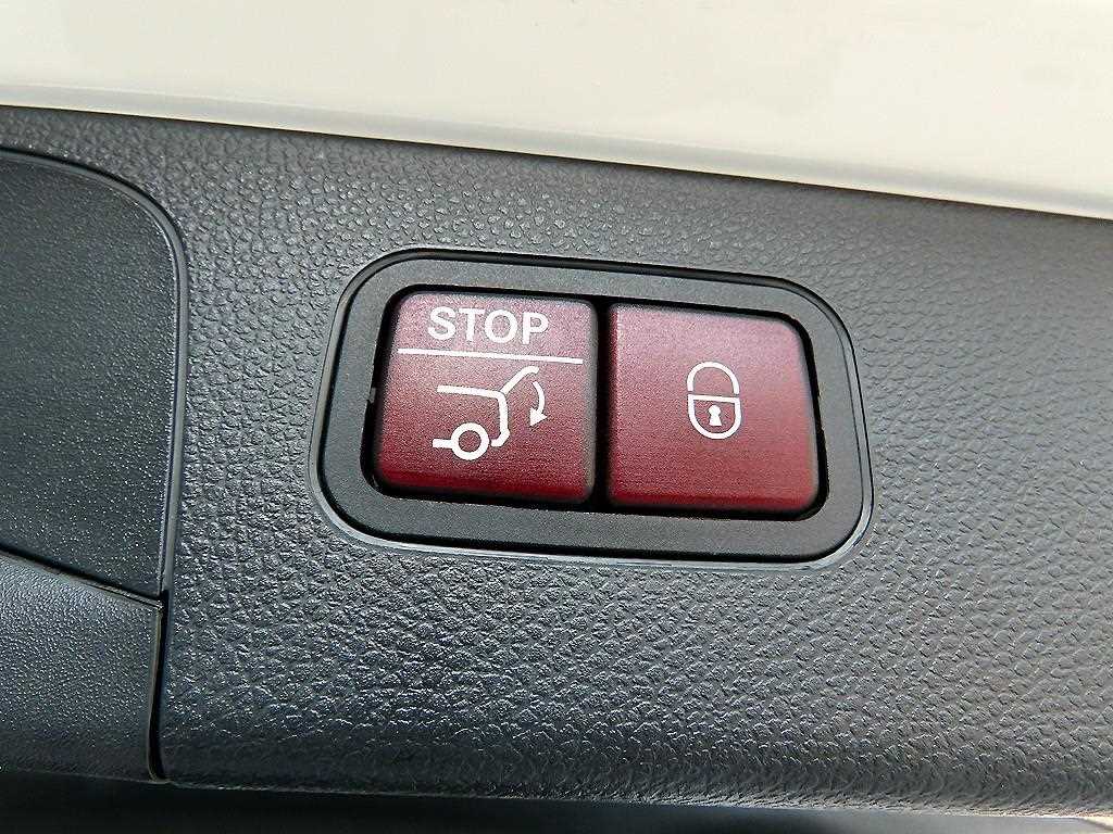 Mercedes-Benz GLC-Class — photo 14