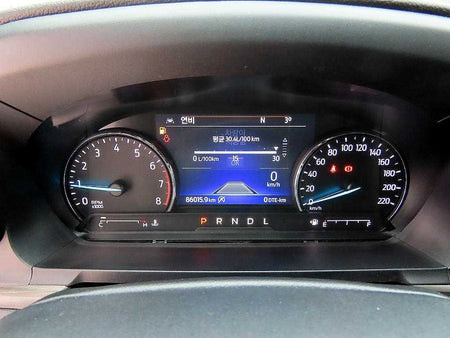 Ford Explorer — photo 09