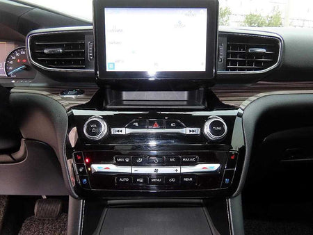 Ford Explorer — photo 13
