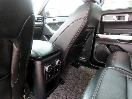 Ford Explorer — photo 15
