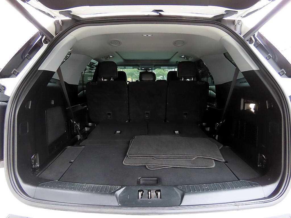 Ford Explorer — photo 17
