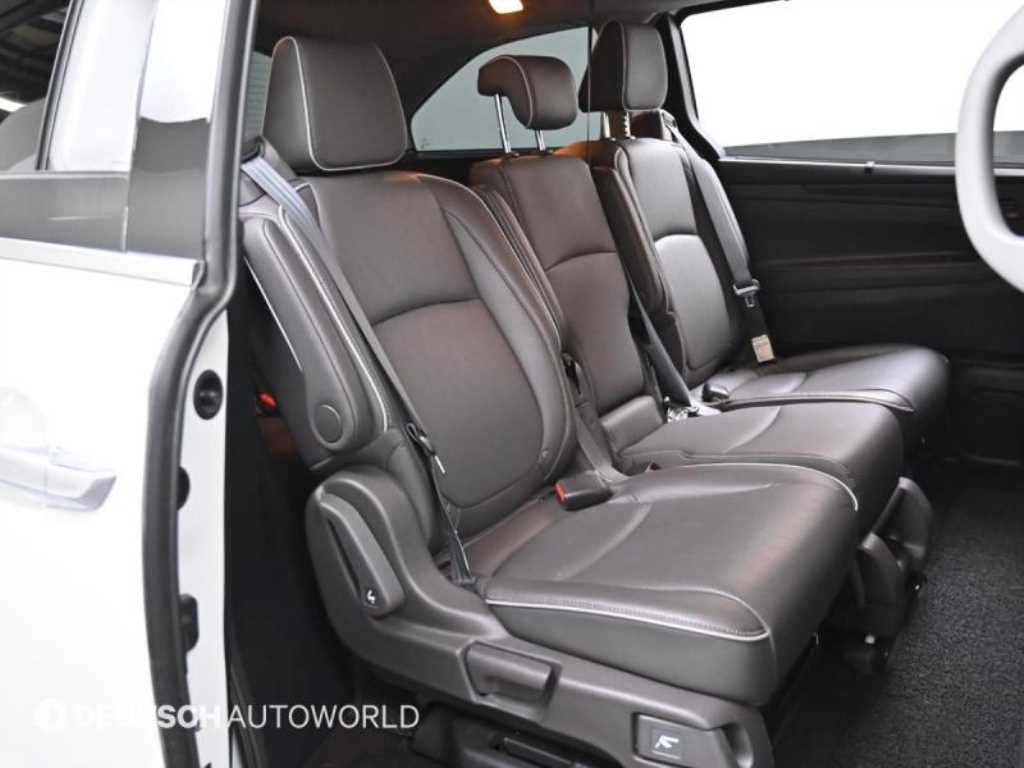 Honda Odyssey — photo 12